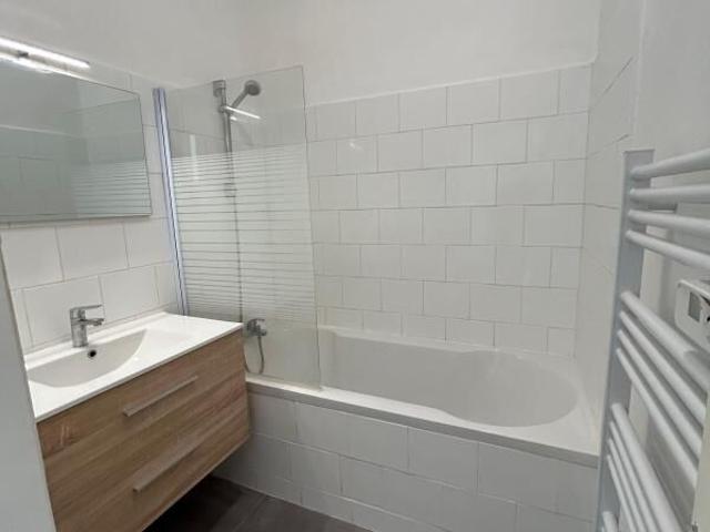 Appartement 2 pièces, 65 m² à louer à Saint Ambroix 30500