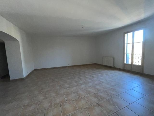 Appartement 2 pièces, 70 m² à louer à Lunel 34400