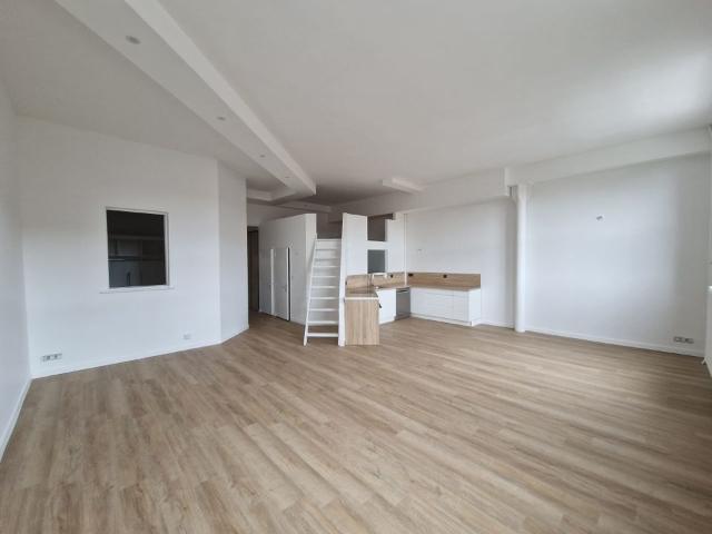 Appartement 2 pièces, 71 m² à louer à Saint André lez Lille 59350