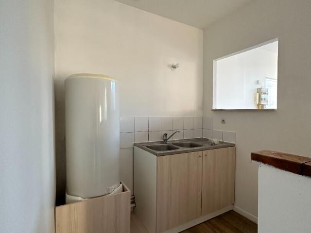 Appartement 2 pièces 76500 Elbeuf Réf MENT33 3E