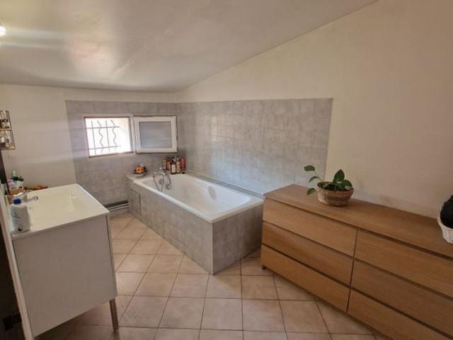 Appartement 2 pièces, 84 m² à louer à Apt 84400