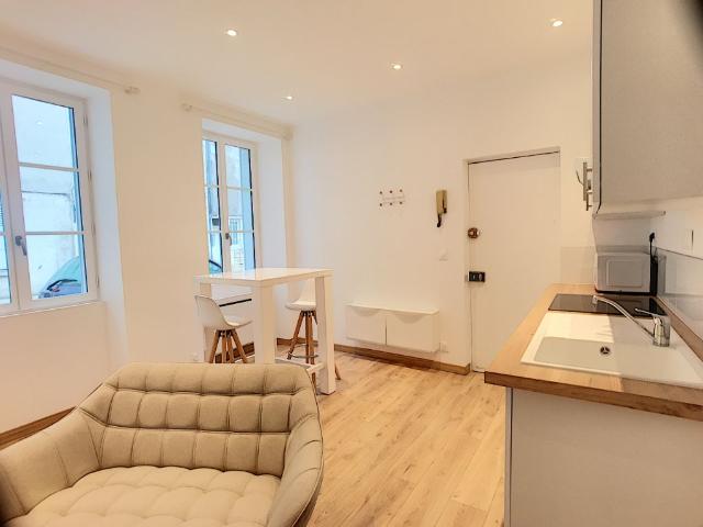 Appartement 2 pièces, 27 m² à louer à Orléans 45000
