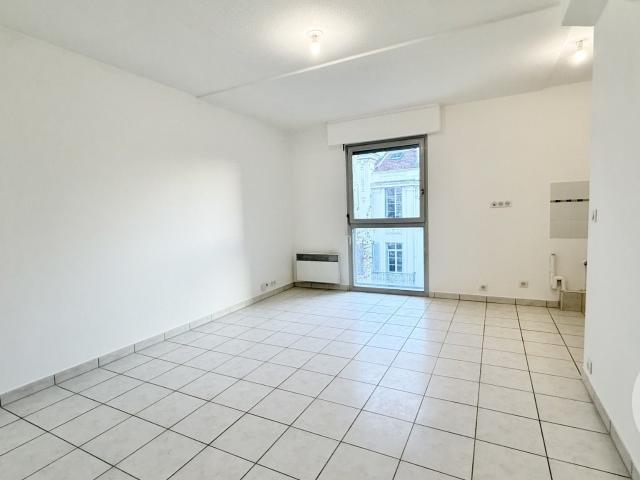 Studio 27 m²