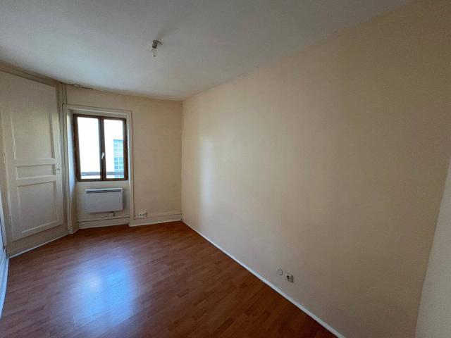 Appartement 2 pièces 28 Avenue du PILAT MARCILLOLES