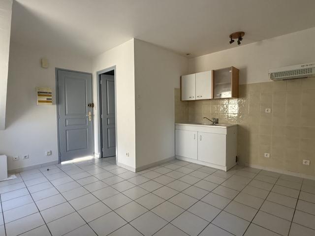Appartement 2 pièces, 28 m² à louer à Saint Étienne de Fontbellon 07200
