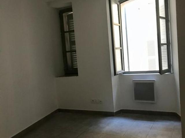 Appartement 2 pièces, 33 m² à louer à Toulon 83000