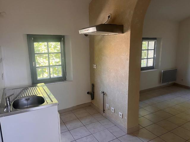 Appartement 2 pièces, 33 m² à louer à Uzès 30700