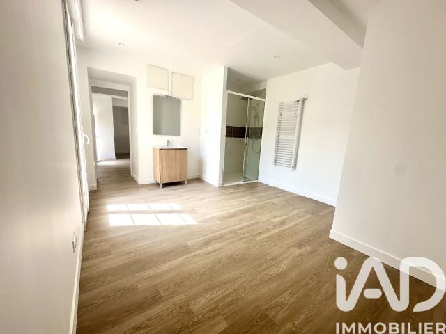 Appartement 2 pièces, 33 m² à louer à Villeneuve l'Archevêque 89190