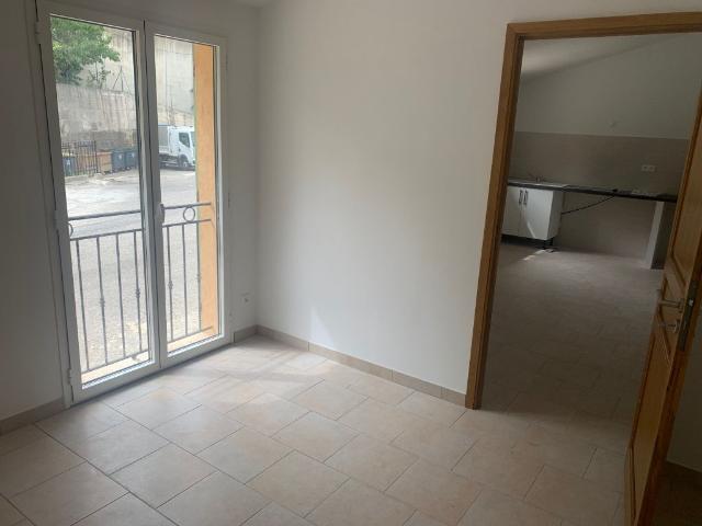 Appartement 2 pièces, 33 m² à louer à Carros 06510