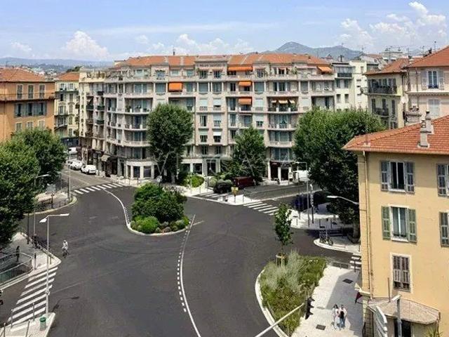 Appartement 2 pièces, 33 m² à louer à Nice 06300