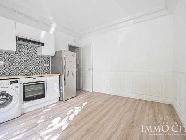 Location 2p Immeuble haussmannien, à deux pas de la gare 2 pièces