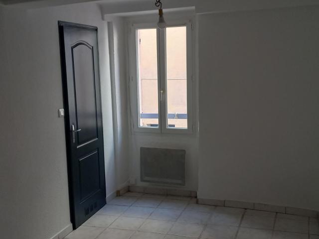 Appartement 2 pièces, 31 m² à louer à La Roquebrussanne 83136