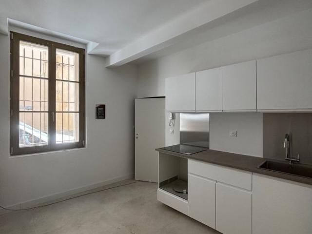 Appartement 2 pièces, 31 m² à louer à Nîmes 30900