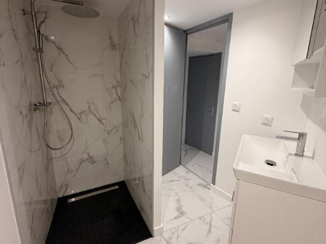 Appartement 2 pièces, 37 m² à louer à Mazaugues 83136