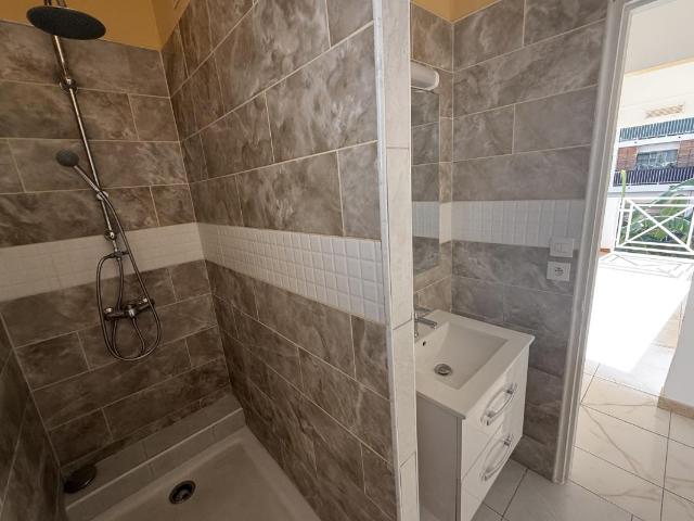 Appartement 2 pièces, 37 m² à louer à Saint Denis 97400