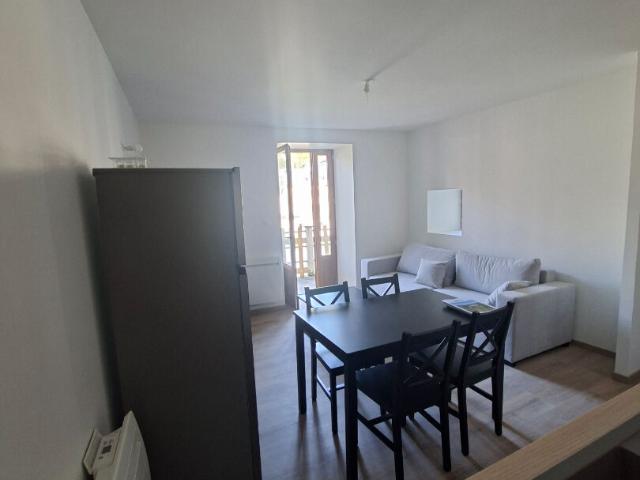 Appartement 2 pièces, 34 m² à louer à Saint Geniez d'Olt et d'Aubrac 12130
