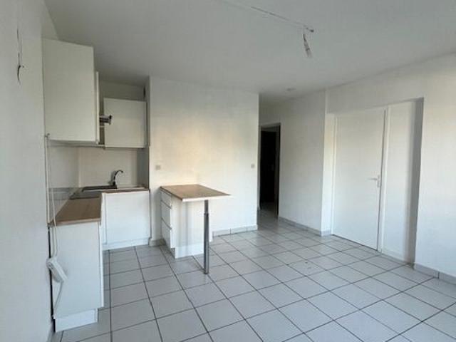 Appartement 2 pièces, 35 m² à louer à Corbeil Essonnes 91100
