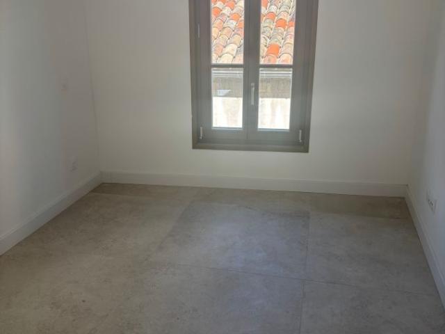 Appartement 2 pièces, 38 m² à louer à Nîmes 30900