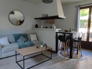 Rue de Basse Fontaine, Virolet, Vienne Poitou-Charentes