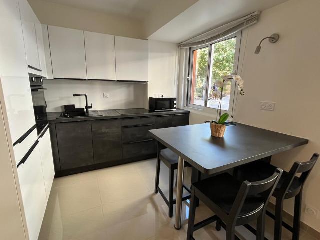 Appartement 2 pièces, 39 m² à louer à Beausoleil 06240