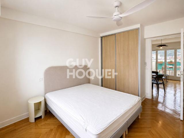 Appartement 2 pièces à louer au dernier étage avec vue dégagée à Nice Musiciens