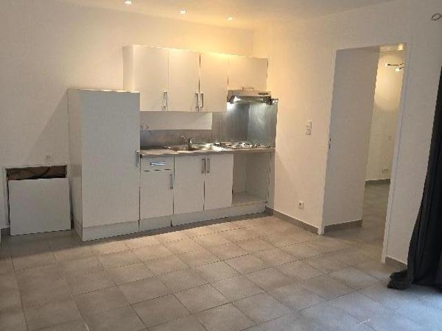 Appartement 2 pièces, à louer à Bordeaux 33000