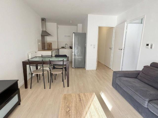 Appartement 2 pièces à louer à Évry Courcouronnes Réf. 17488