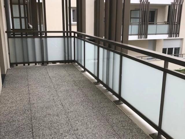 Appartement 2 pièces au1er étage avec balcon de 11 m² et 2 place