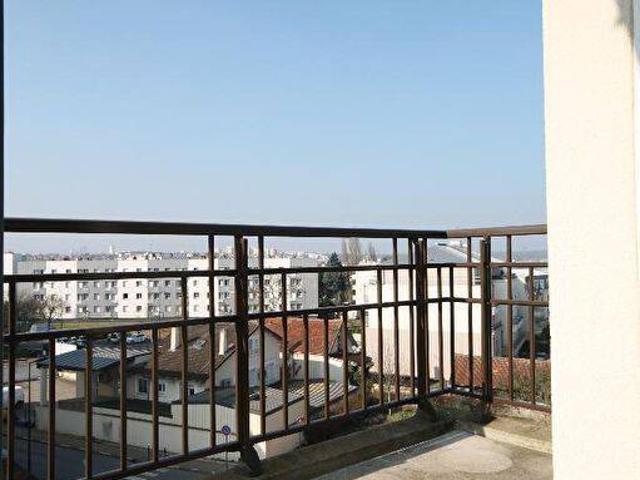 Appartement 2 pièces avec balcon et box