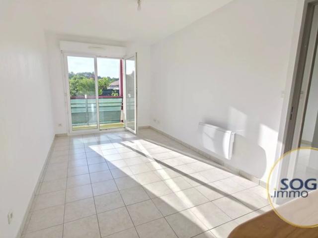 Appartement 2 pièces avec balcon et parking