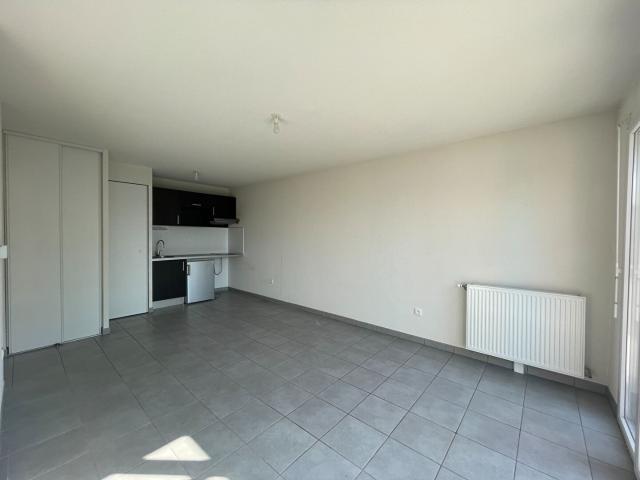 Appartement 2 pièces avec balcon et parking