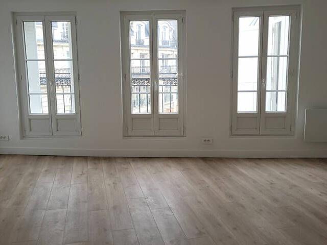 Appartement 2 pièces avec balcon Paris 2ème arrondissement