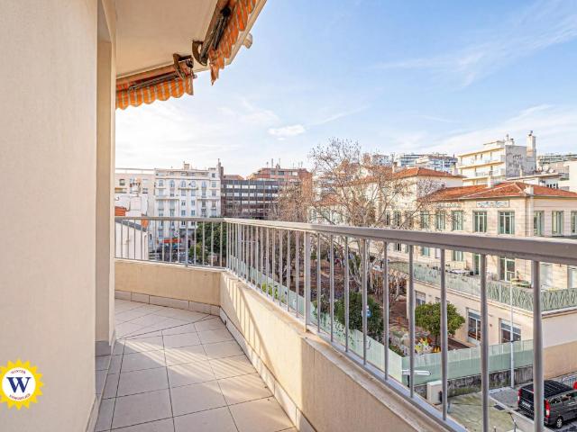 APPARTEMENT 2 PIÈCES AVEC BALCON PROCHE MER