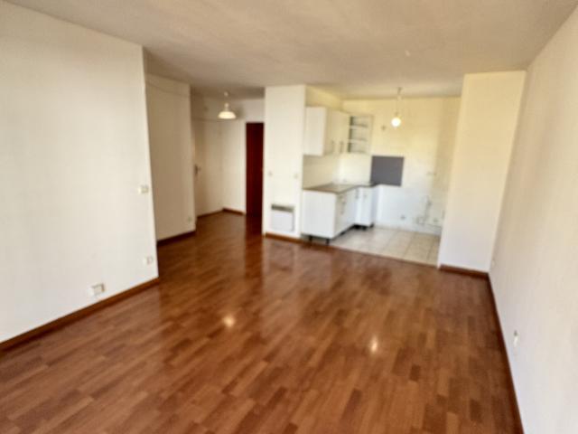 APPARTEMENT 2 PIECES AVEC PARKING