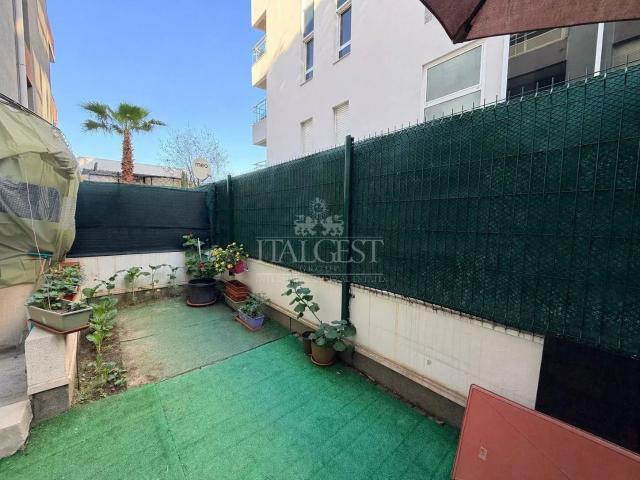 Appartement 2 pièces avec parking à 200 m de Monaco – revenu. 36m² Beausoleil