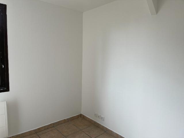 Appartement 2 pièces avec parking Jouy Le Moutier 2 pièces 32m2, Jouy le moutier