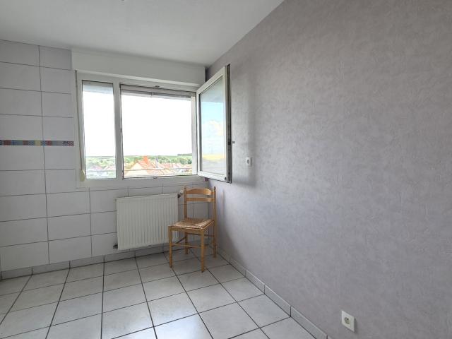 Appartement 2 pièces avec terrasse, ascenseur, garage et cave SOUS COMPROMIS DE VENTE