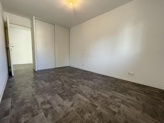 APPARTEMENT 2 PIECES AVEC TERRASSE ET PARKING A PUGET SUR ARGENS
