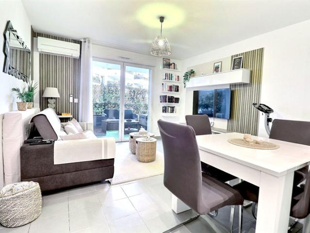 Appartement 2 pièces avec terrasse 8m2