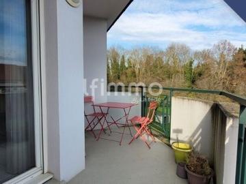 Appartement 2 pièces, balcon, parking