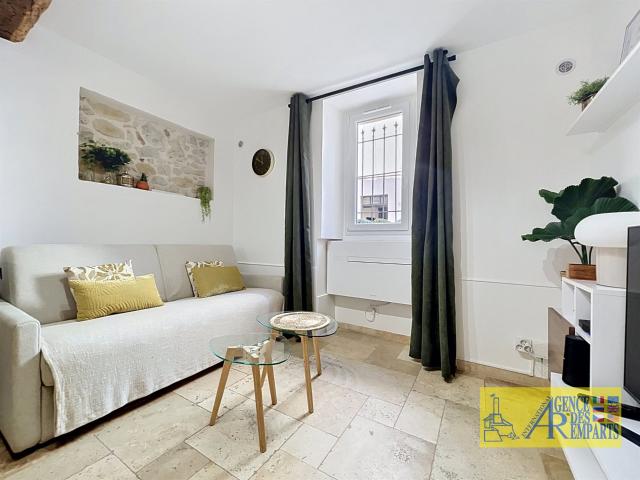 Appartement 2 pièces climatisé idéalement situé dans le Viei. 26m² Antibes