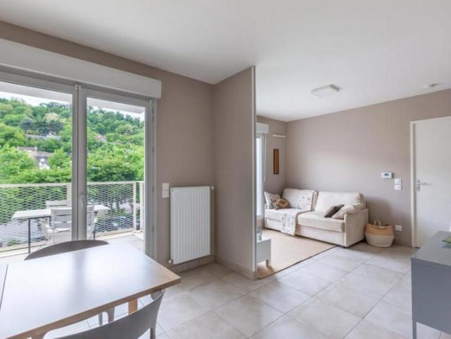 T2 de 43 m² – Givors Ville, rue Émile Zola – Box fermé en sus