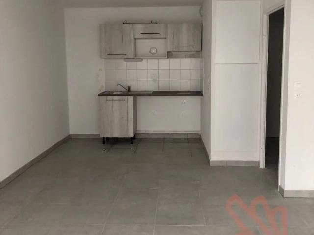Appartement 2 pièces de 42.55m² balcon de 6,22 m² et parking en