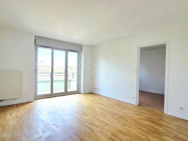 Appartement 2 pièces de 42 m² avec balcon, ascenseur et parking