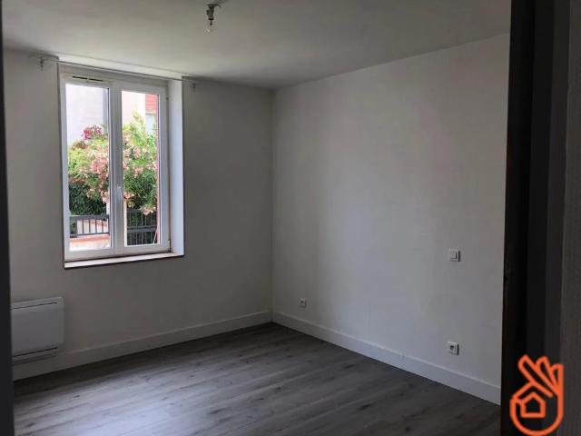 Appartement 2 pièces de 46,25 m² traversant en rez de chaussée a