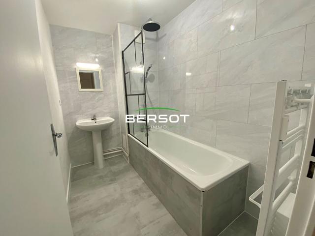 Appartement 2 pièces de 50.87 m2 avec balcon, cave et stationnement