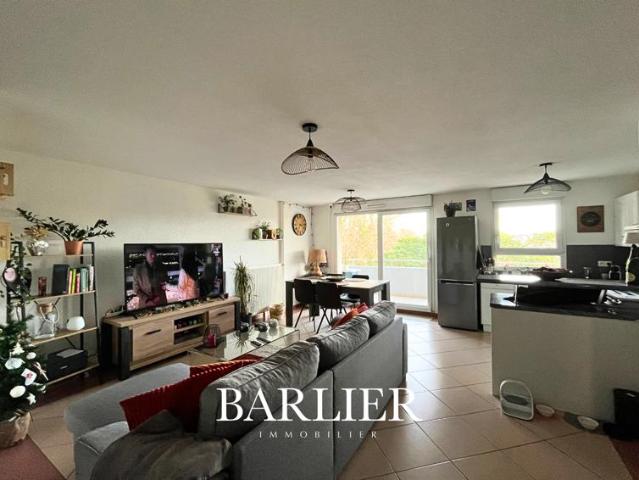 Appartement 2 pièces de 52m2 avec une terrasse, un garage et