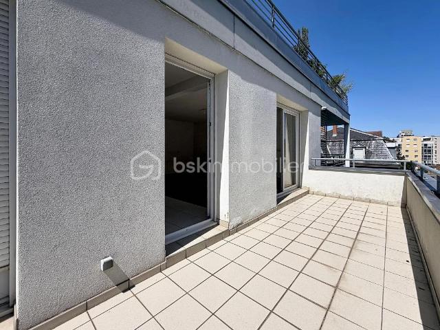 Appartement 2 pièces de 57 m² avec terrasse de 16 m² – Secteur Gare / Quai de l'Alma