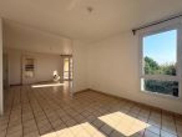 Appartement 2 pièces de 74 à Aubenas