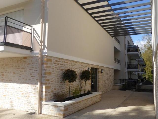 APPARTEMENT 2 PIECES à 200 m de la gare RER de Mennecy